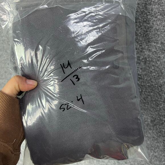 Lululemon Women's Sweat Jogger pant Size 4 - Picture 10 of 10